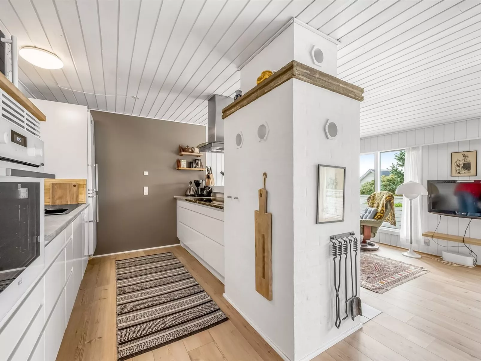 "Saxe" -  from the sea-Inside