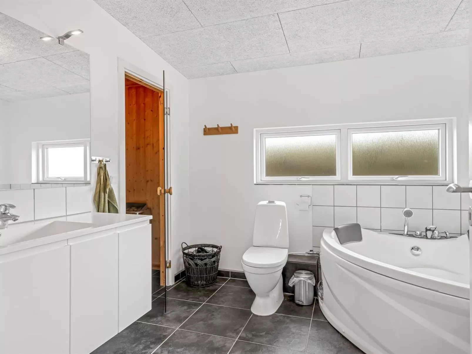 "Pontus" - 400m from the sea-Inside