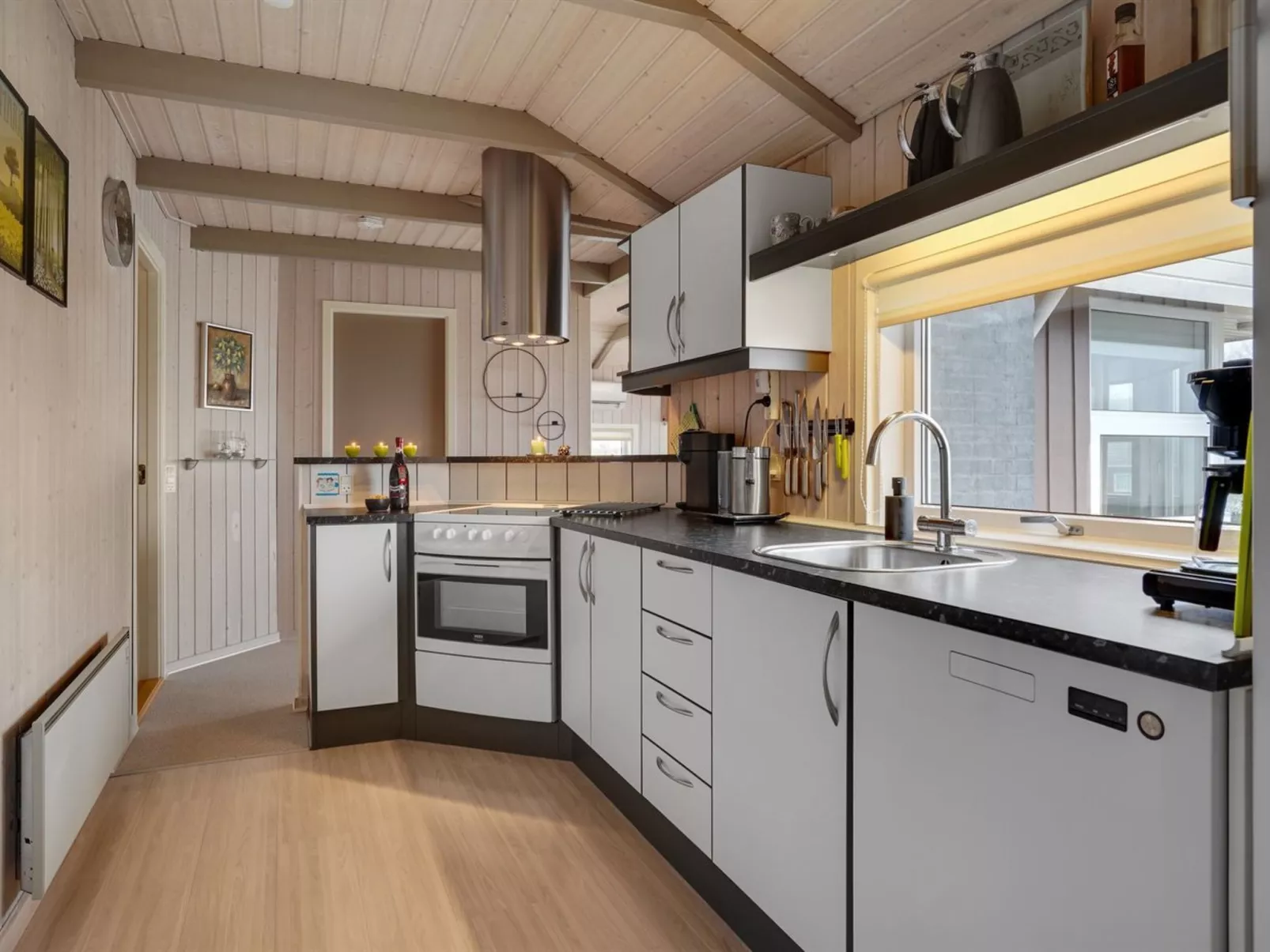 "Ebbeline" - 150m from the sea-Dedans