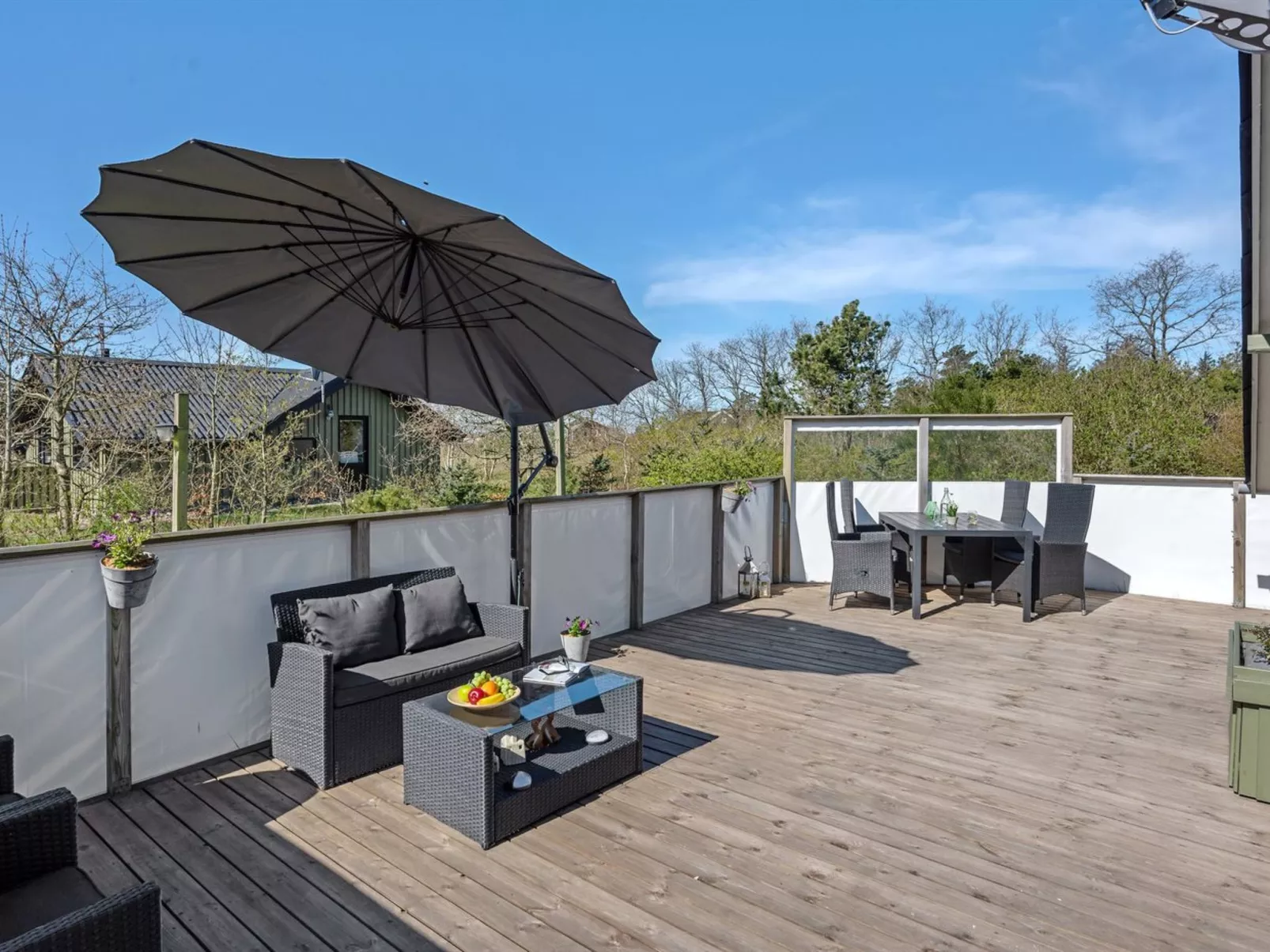 "Hannah" - 300m to the fjord-Outside