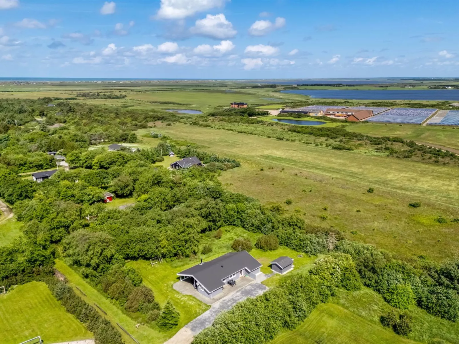 "Karlsefni" - 600m to the fjord-Outside