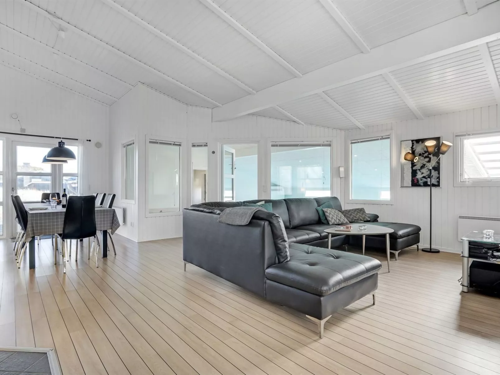 "Saku" - 495m to the fjord-Drinnen