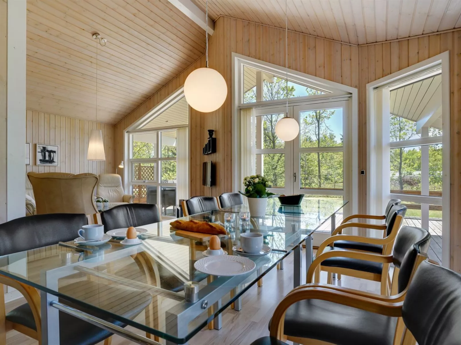 "Ebbi" - 36km from the sea-Inside