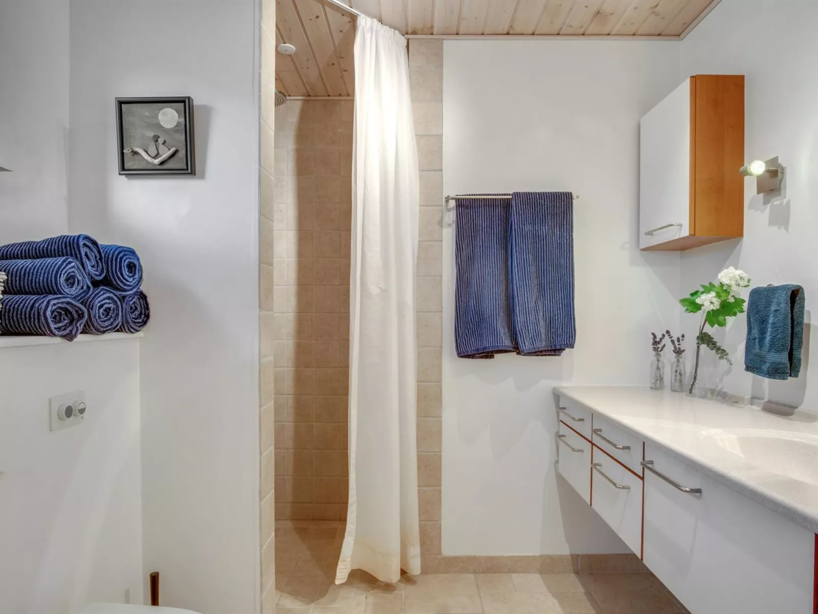 "Sahid" - 20m from the sea-Inside