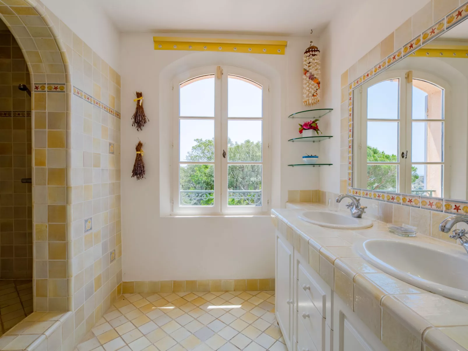  La Bastide Rose-Inside
