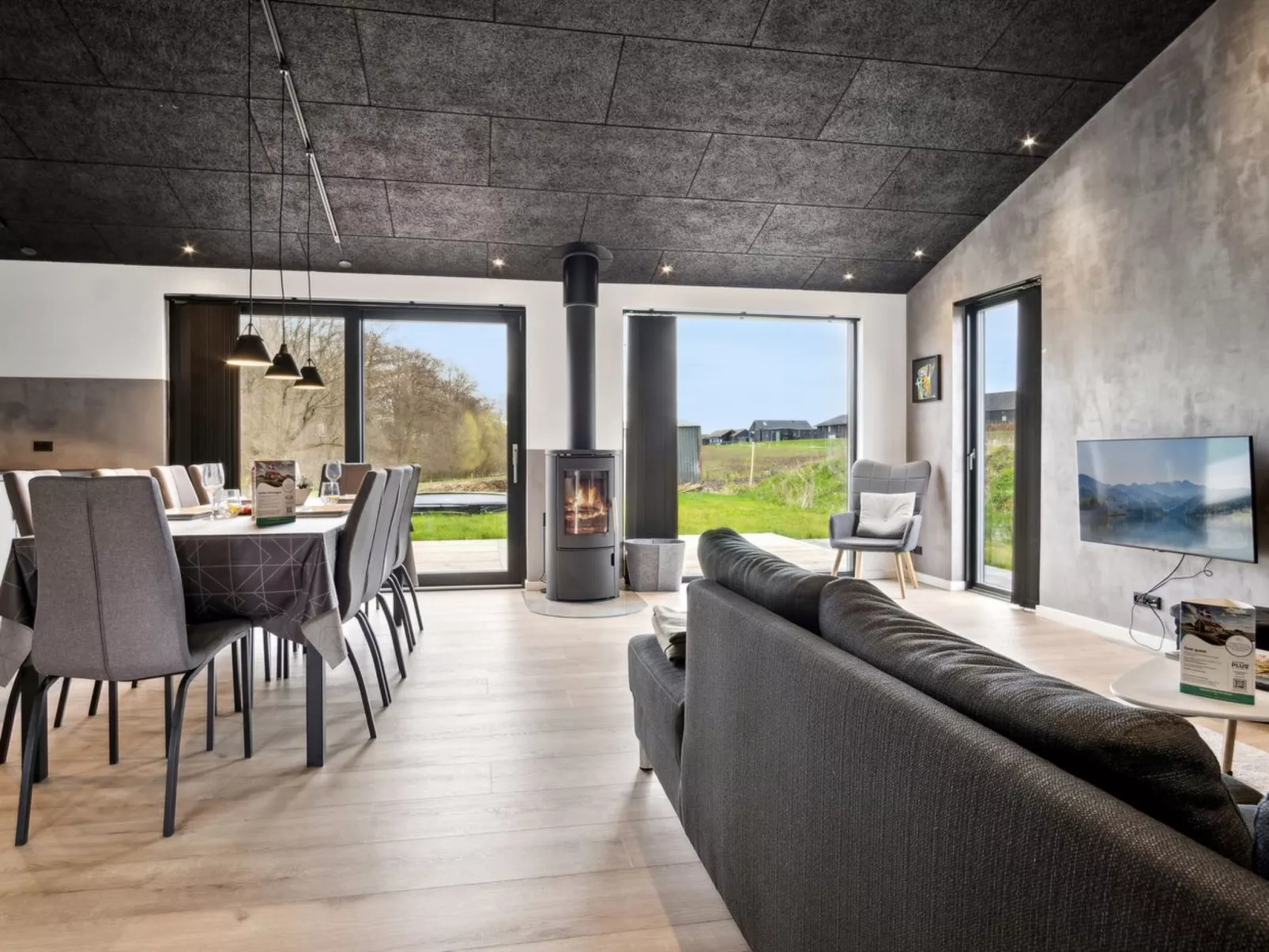 "Jul" - 300m from the sea-Inside