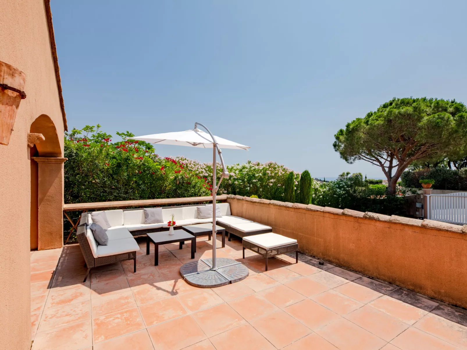  La Bastide Rose-Outside