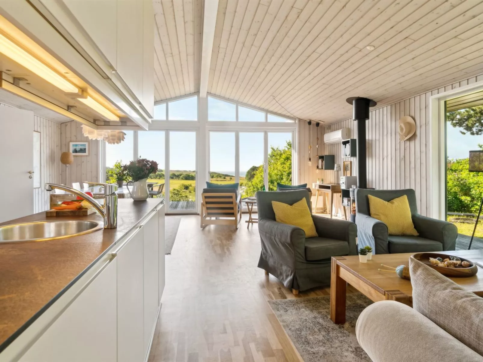 "Stygg" - 400m from the sea-Inside