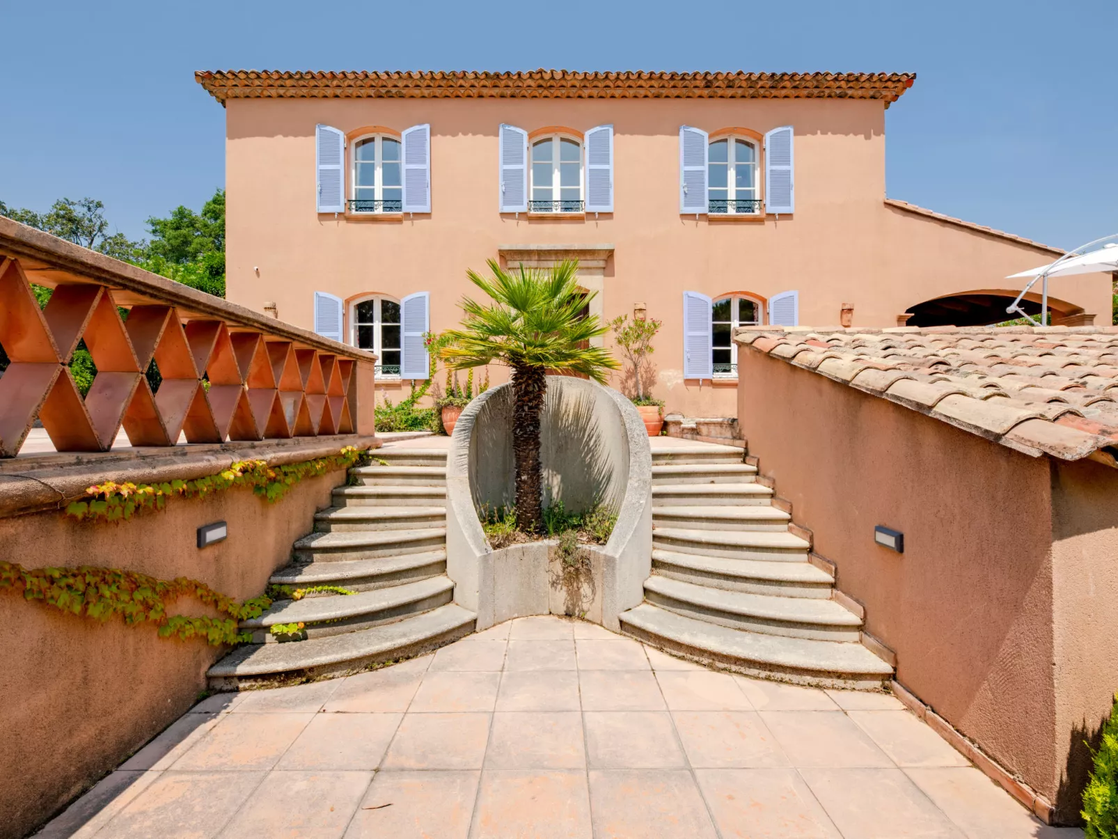  La Bastide Rose-Outside
