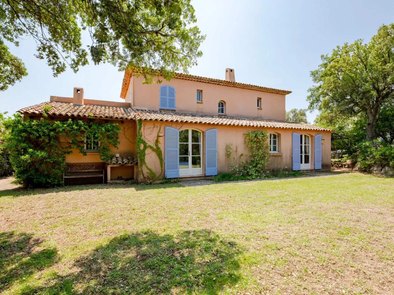  La Bastide Rose-Outside