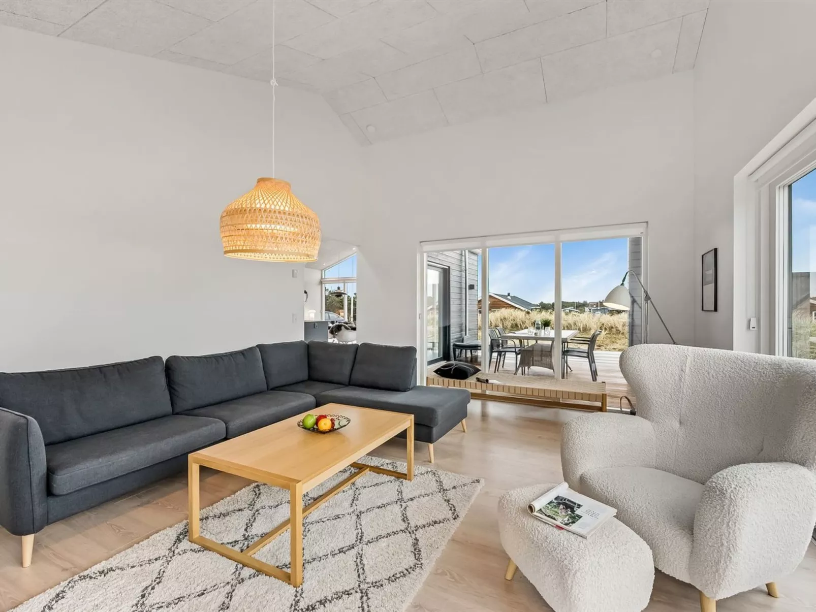 "Chenoa" - 350m from the sea-Dedans