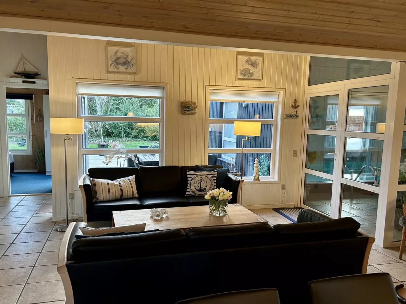 "Binta" - 800m from the sea-Drinnen