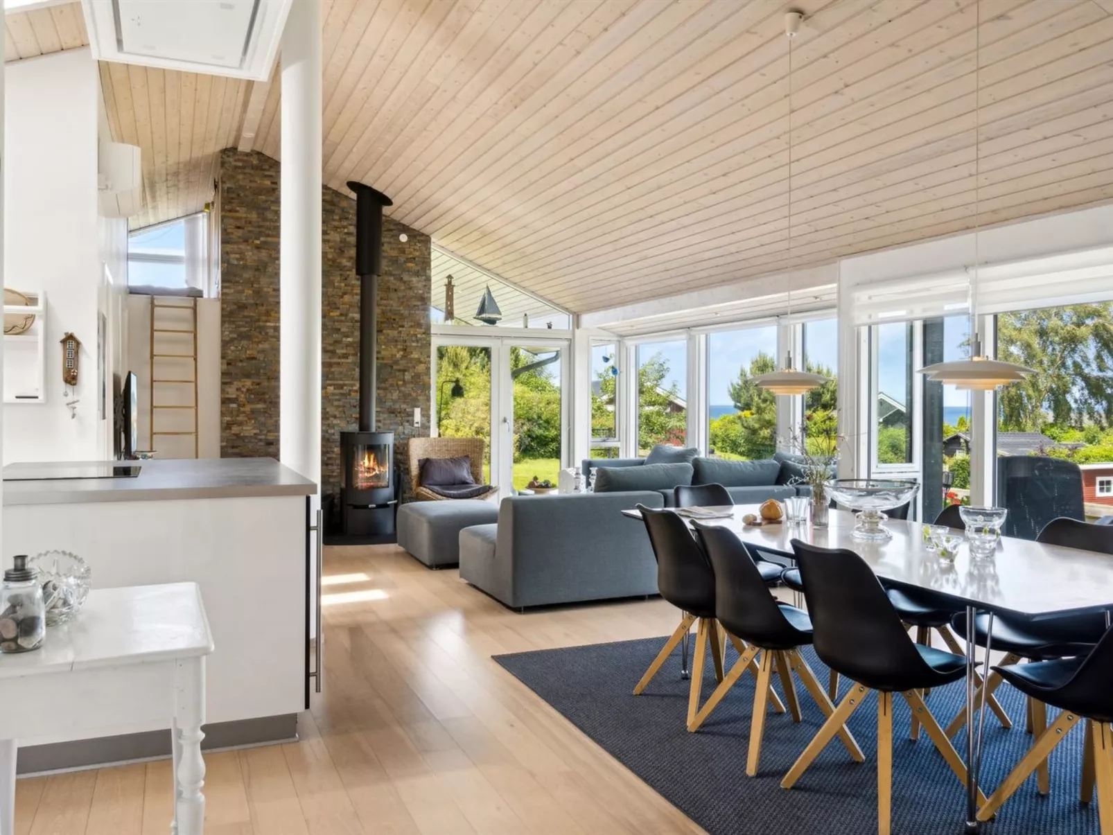 "Tuulikki" - 100m from the sea-Inside