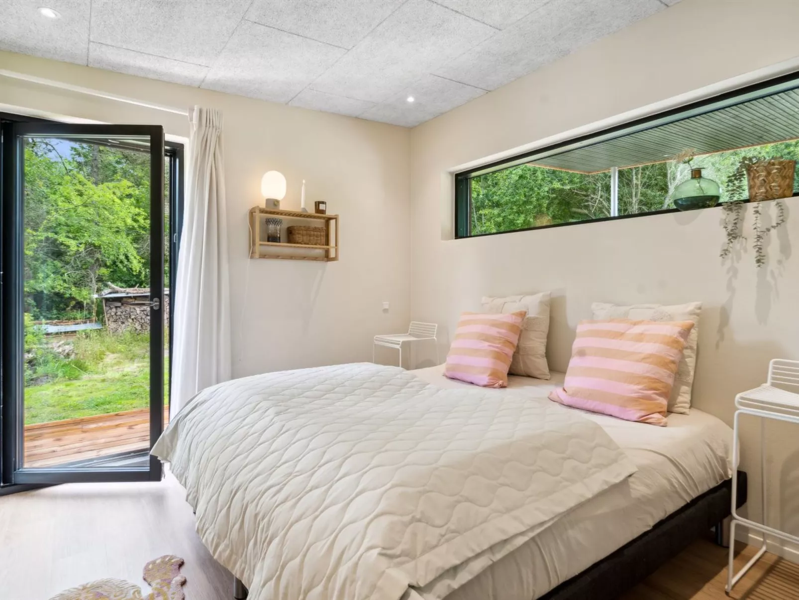 "Karlene" - 300m from the sea-Inside