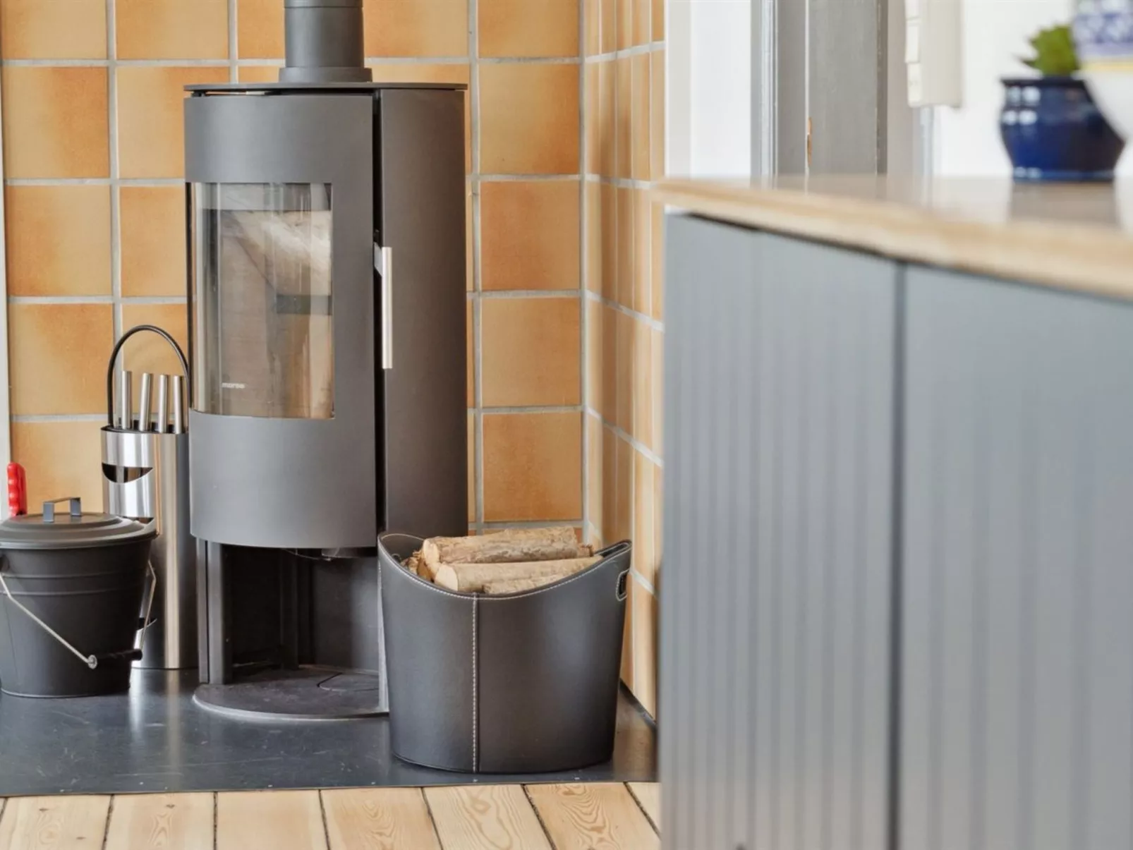 "Sira" - 25m from the sea-Inside