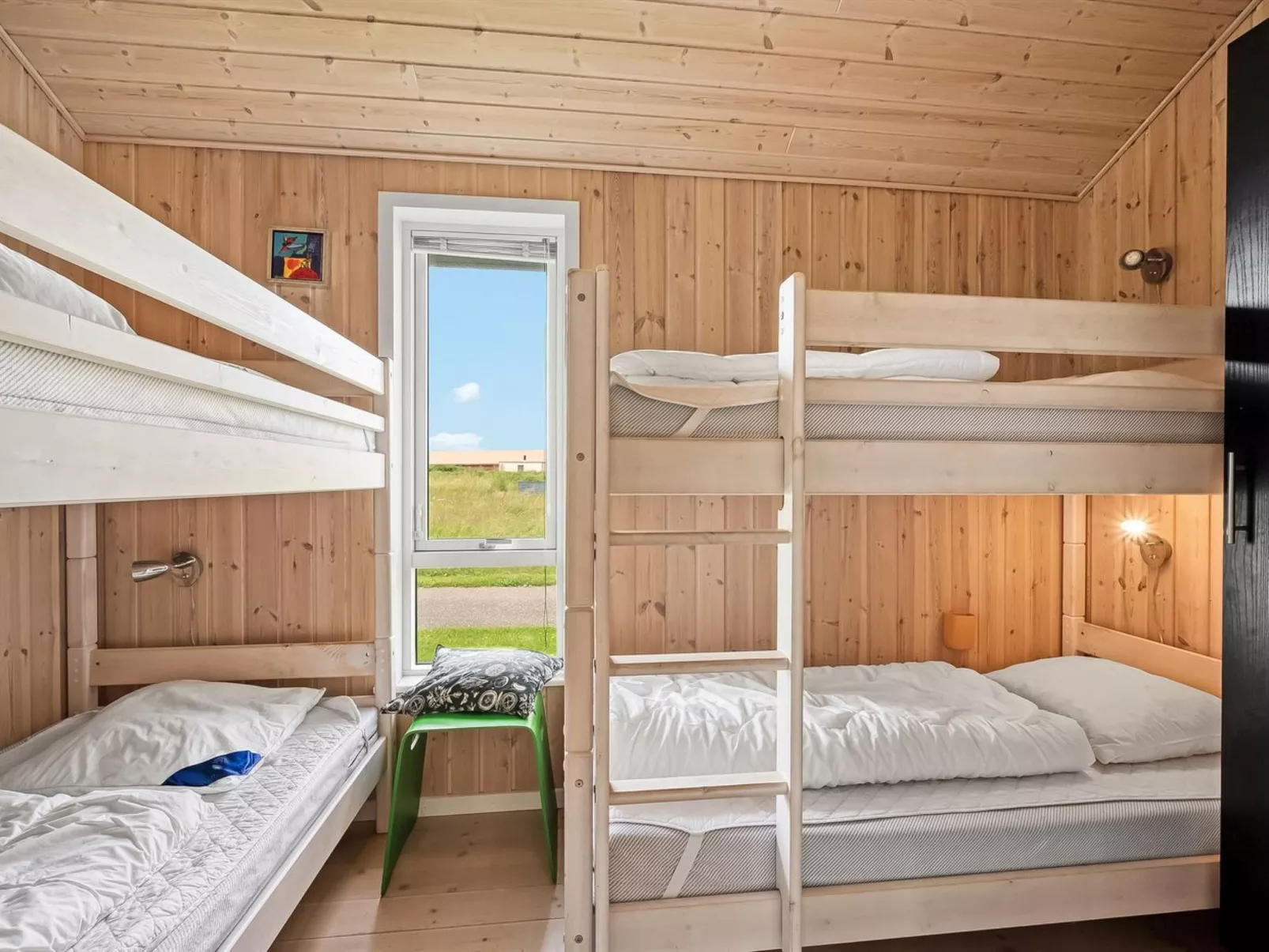 "Felicita" -  from the sea-Dedans