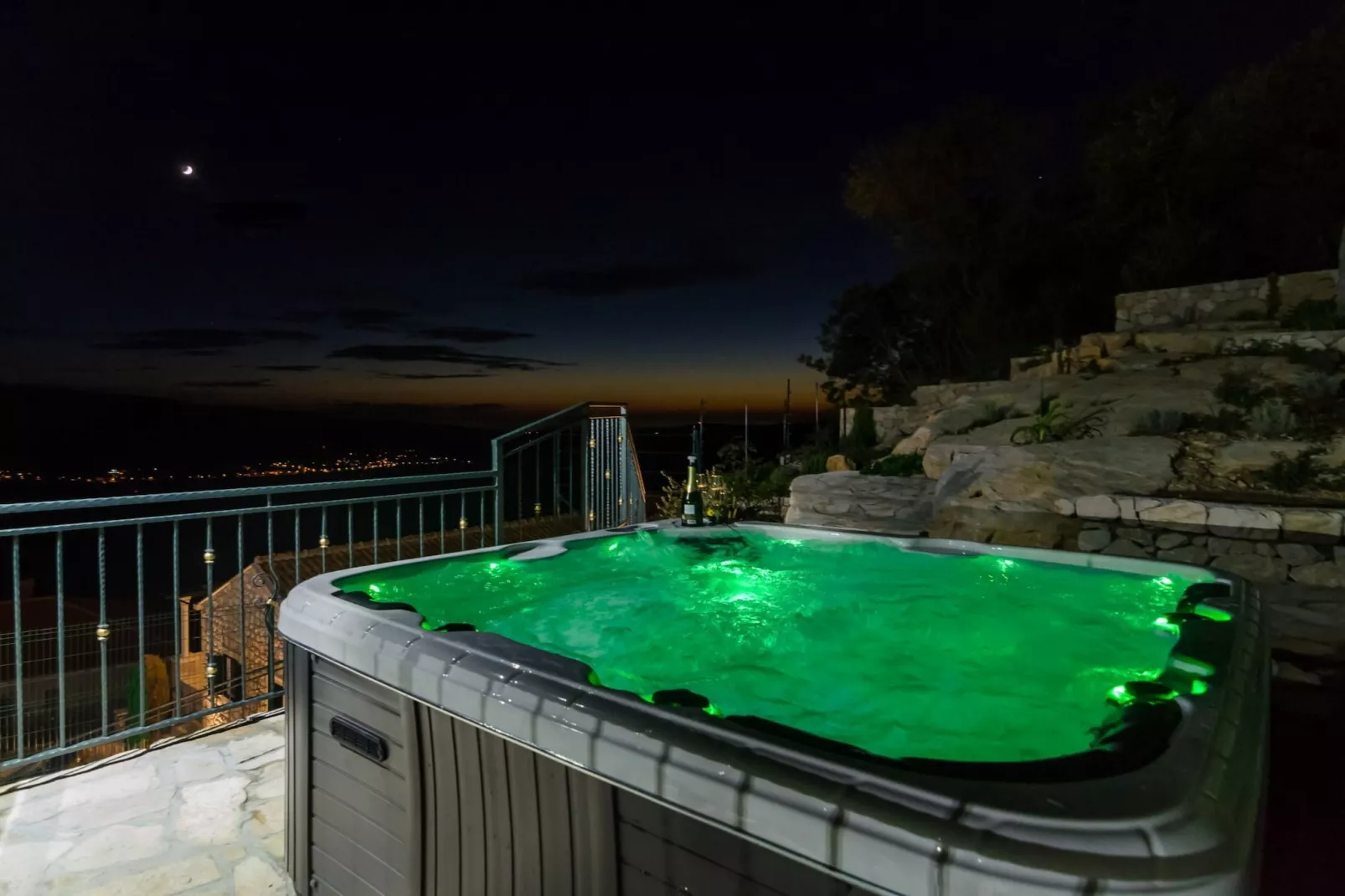 Villa Falcon Rook - Four-Bedroom Villa with Terrace and Swimming Pool-Spa