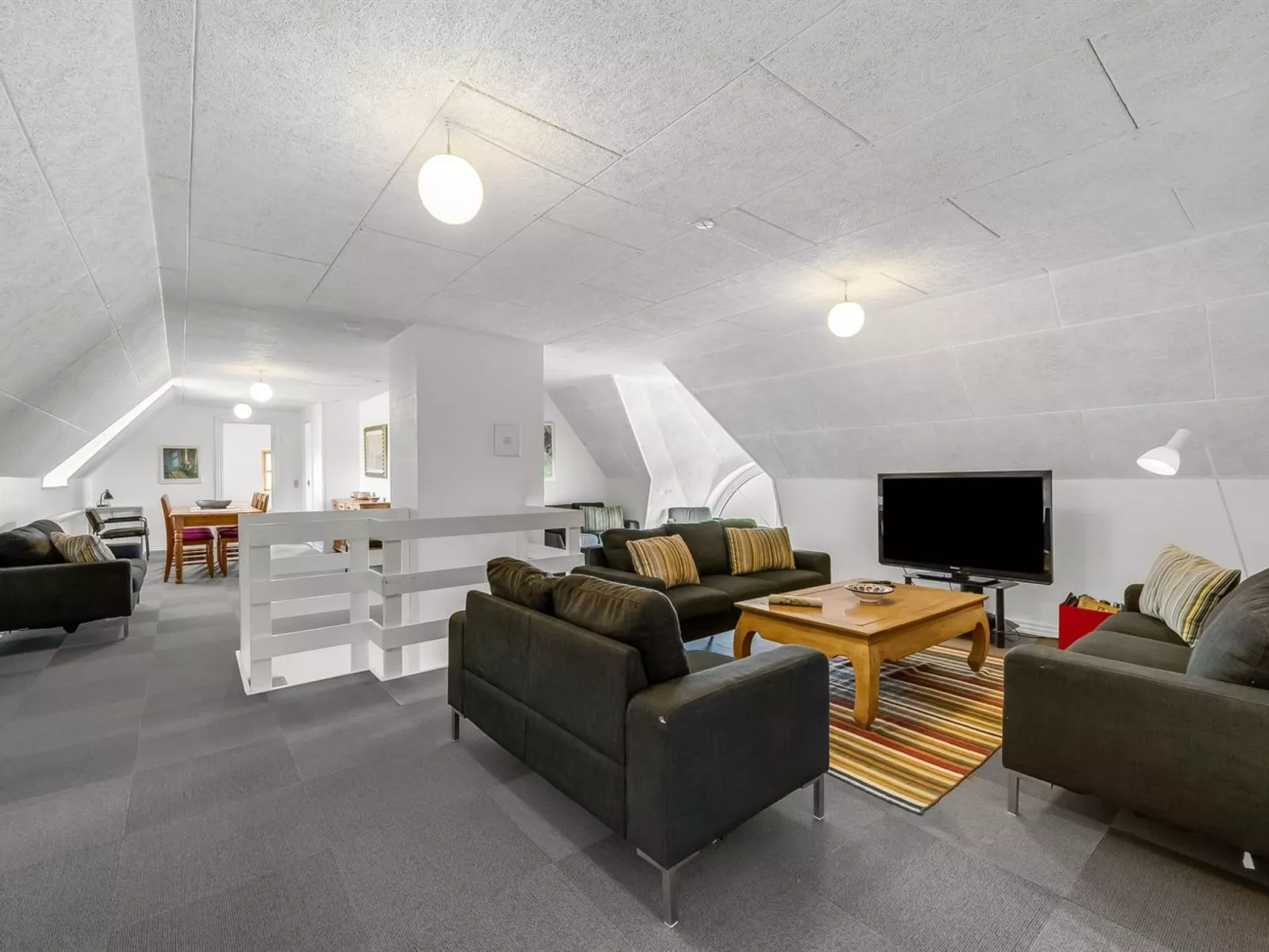 "Darleen" - 850m to the fjord-Drinnen