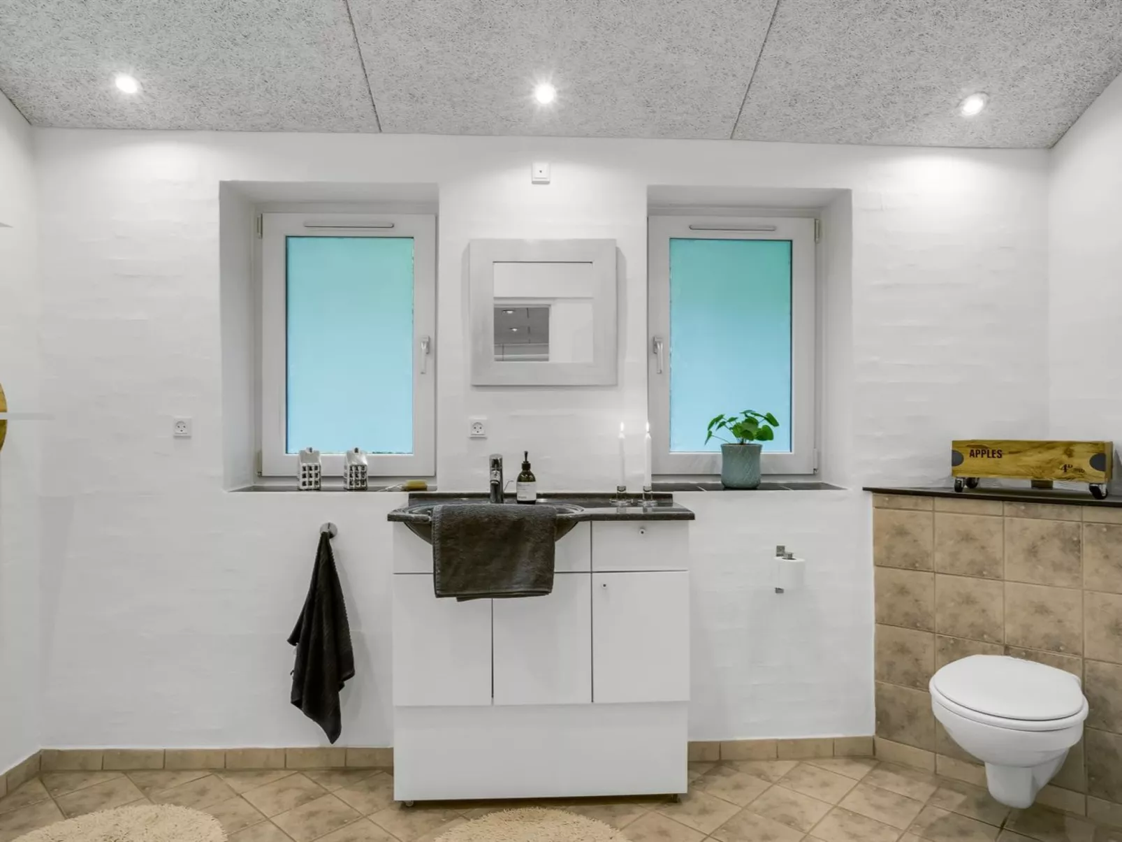 "Vicente" - 14km to the fjord-Inside