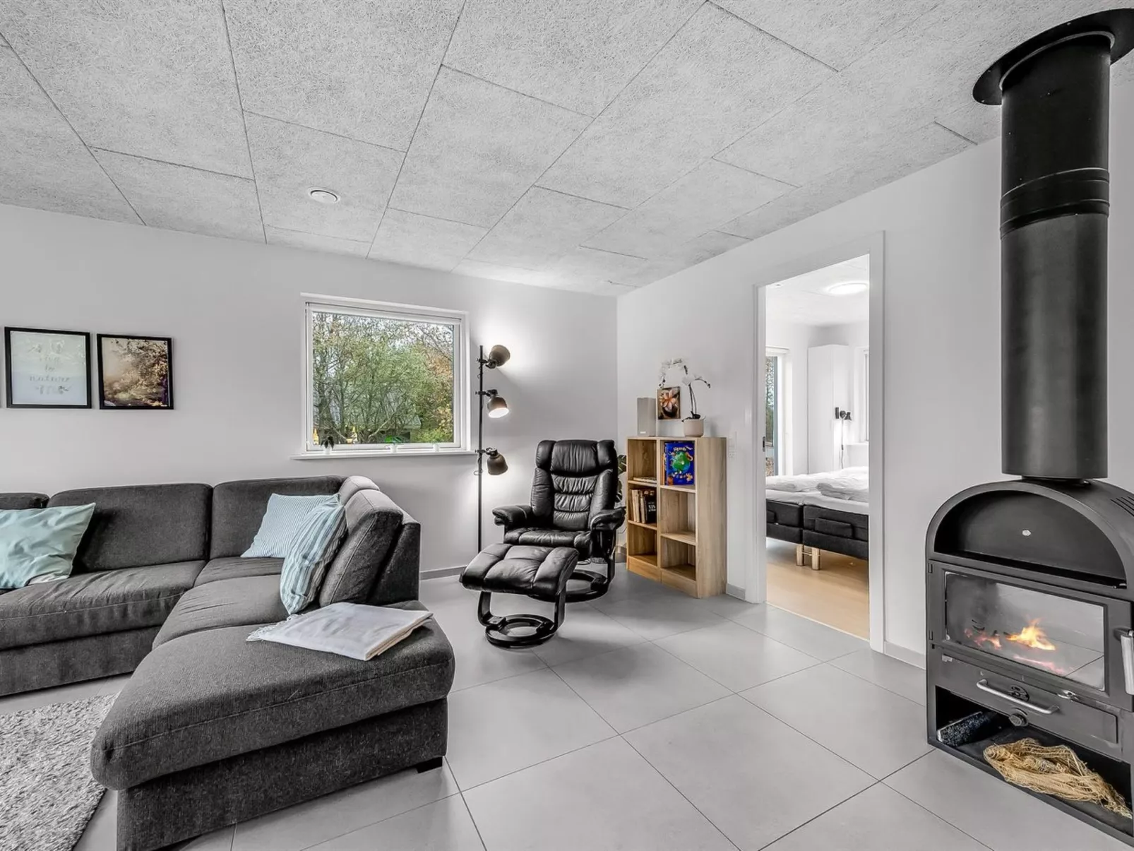 "Elisaveta" - 400m to the fjord-Drinnen