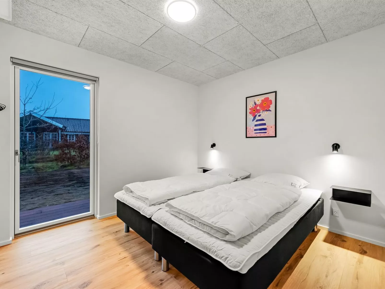 "Liutulf" - 350m to the fjord-Dedans