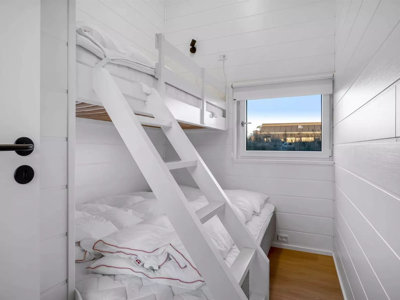 "Hana" - 800m from the sea-Inside