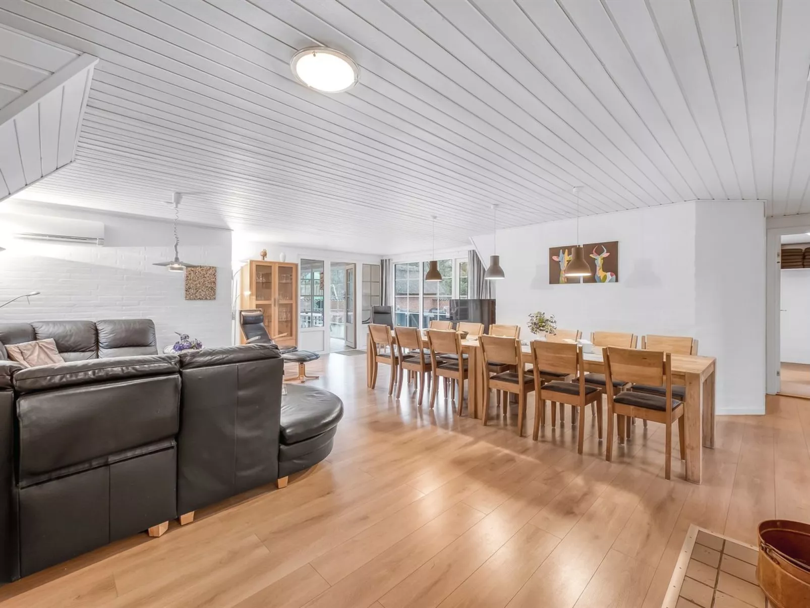 "Aagot" - 1.7km from the sea-Inside