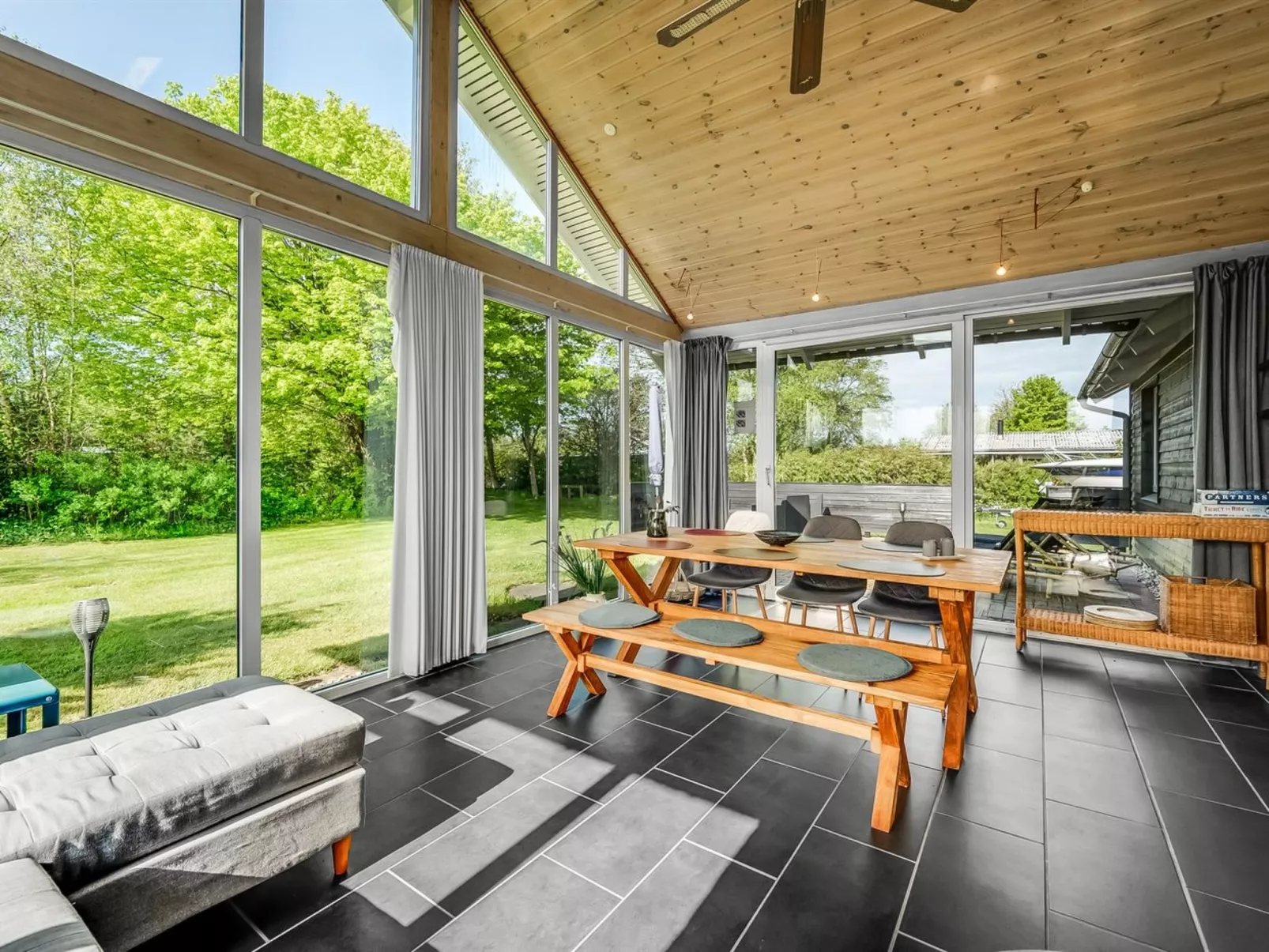 "Fido" - 500m to the fjord-Inside