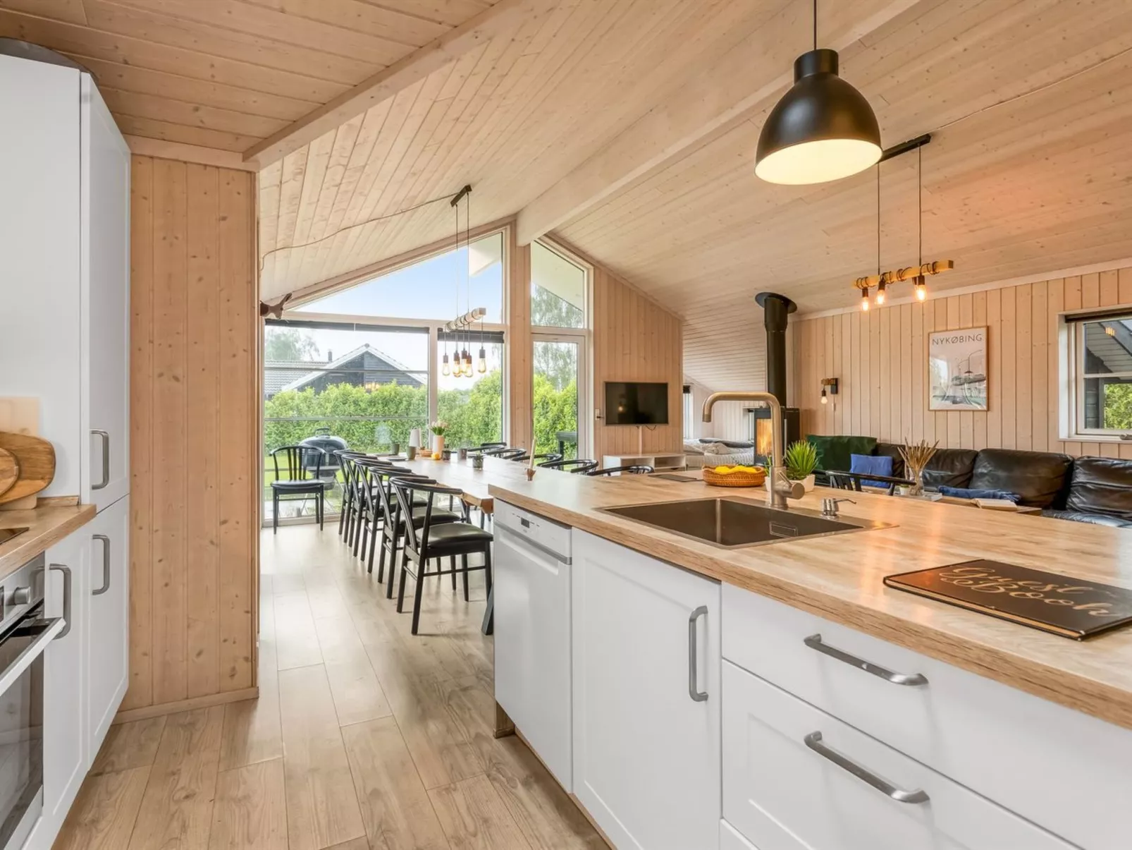 "Bernadine" - 500m from the sea-Dedans