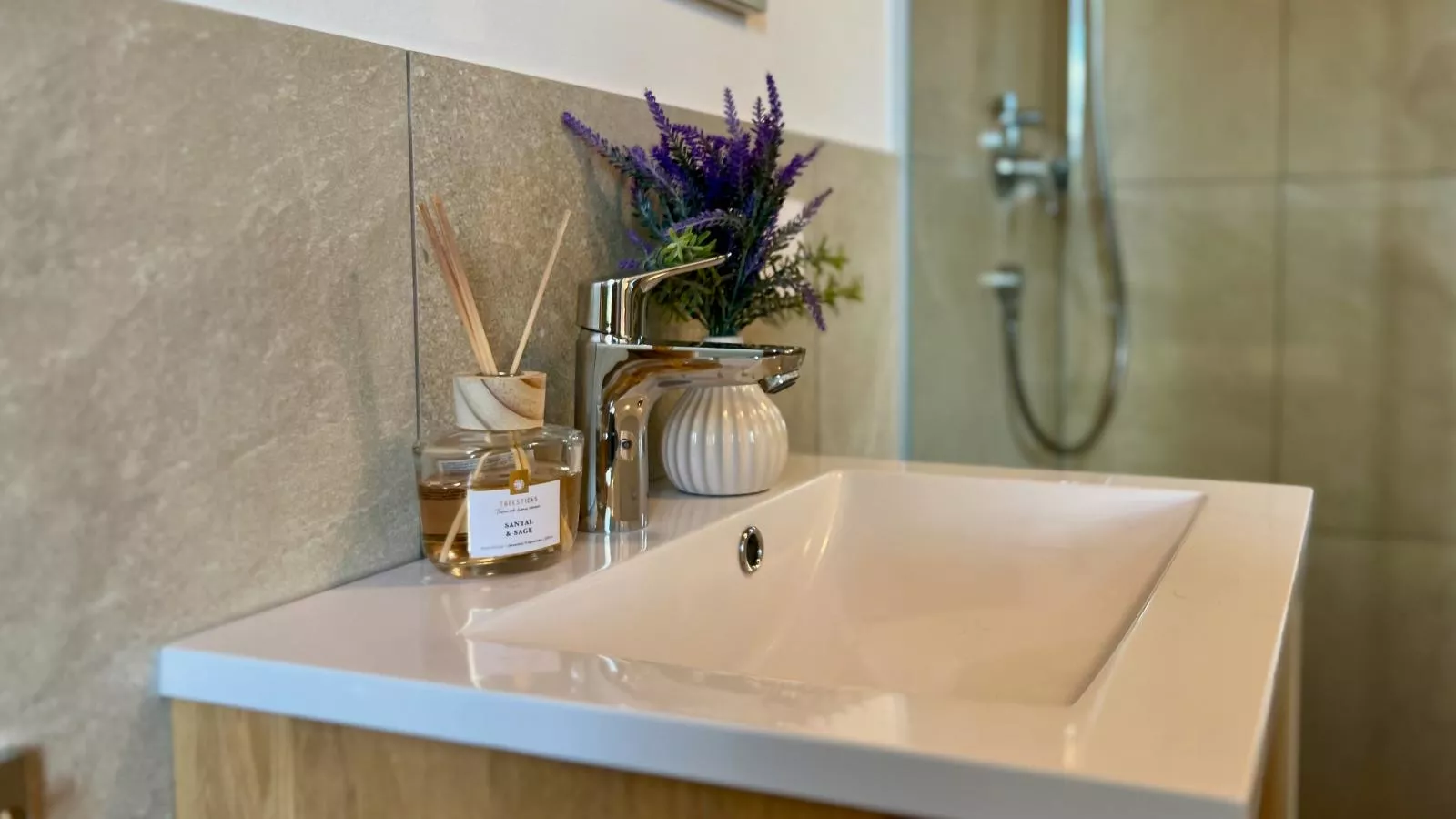 Grebenzen Lodge Starnberg 60A-Bathroom