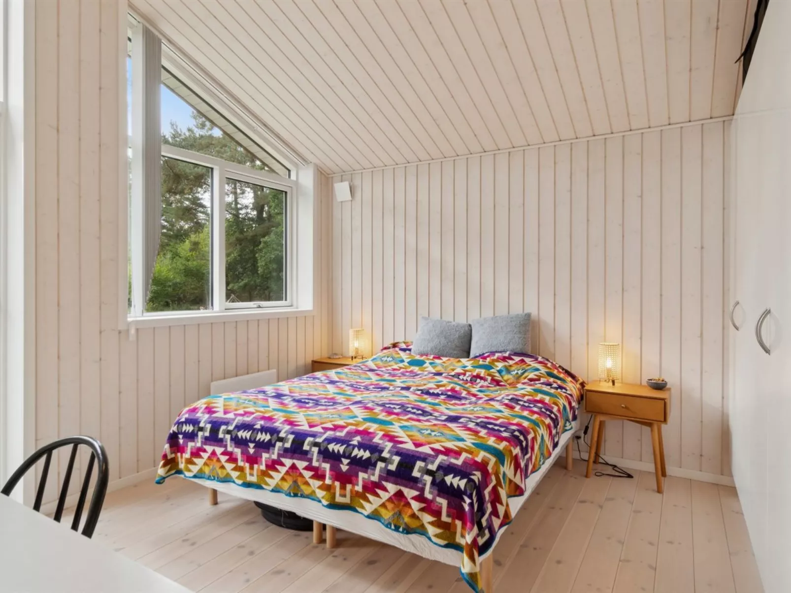 "Ovine" - 1.2km to the fjord-Inside