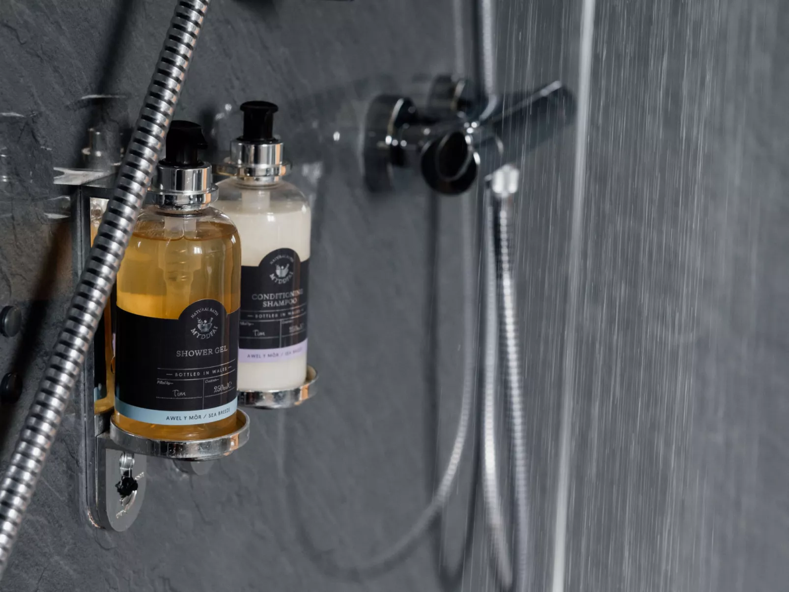 The Welsh Barn-Dedans