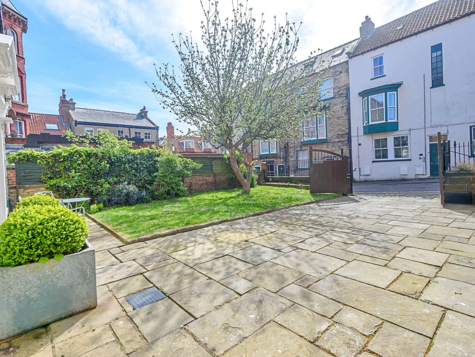 Harold Villa-Draußen