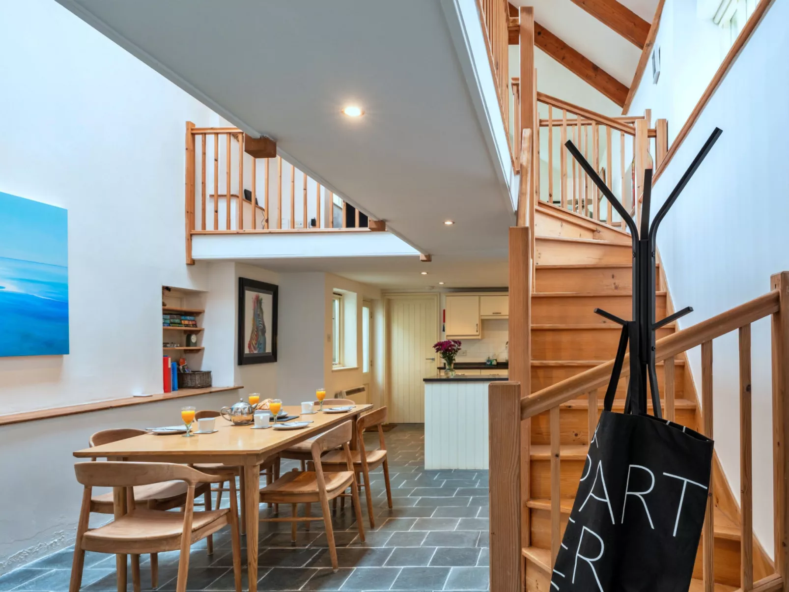 The Old Store-Dedans