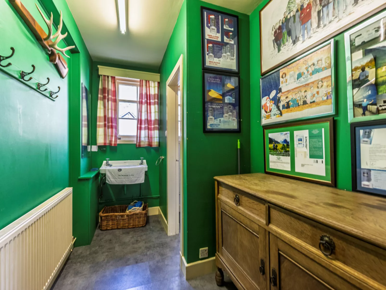 White House Retreat-Dedans