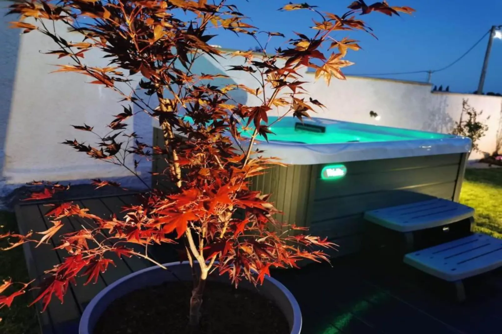 One bedroom apartment (A5)-Swimming pool