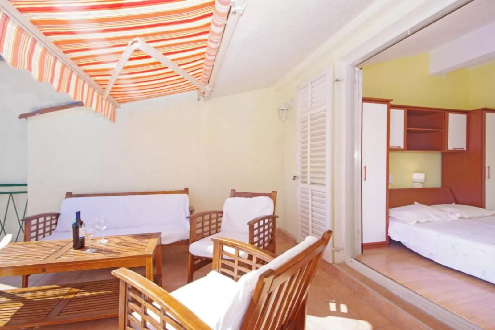 Apartments Ribarević - Three Bedroom Apartment With Terrace and Sea View-Schwimmbad