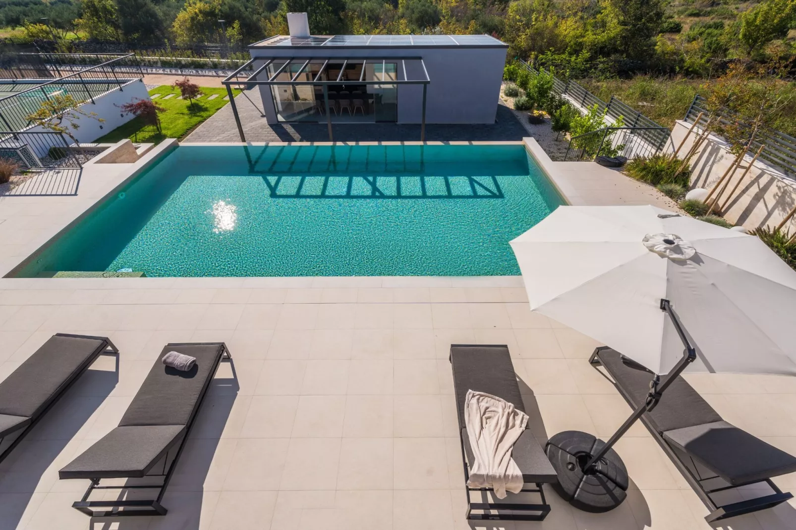 Villa Freedom - Five Bedroom House with Balcony-Swimming pool