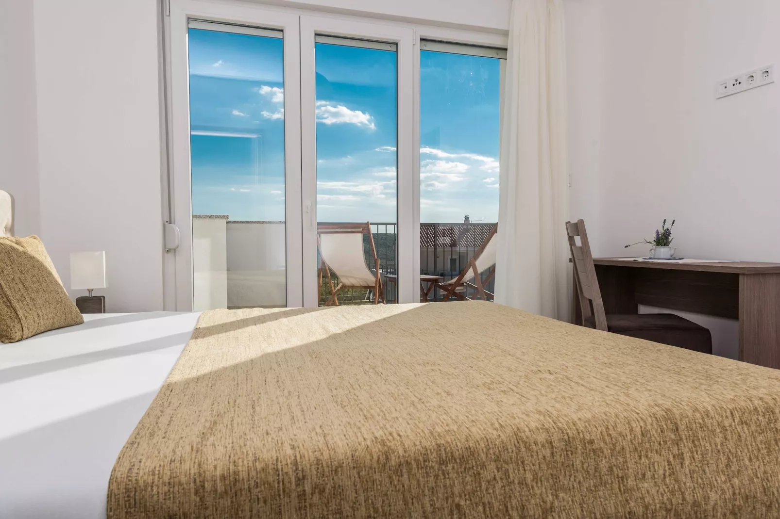 Luxury Escape with Swimming Pool & Modern Design -  Classic Four Bedroom Villa with Sea View and Private Pool ( Villa 3)-Chambre