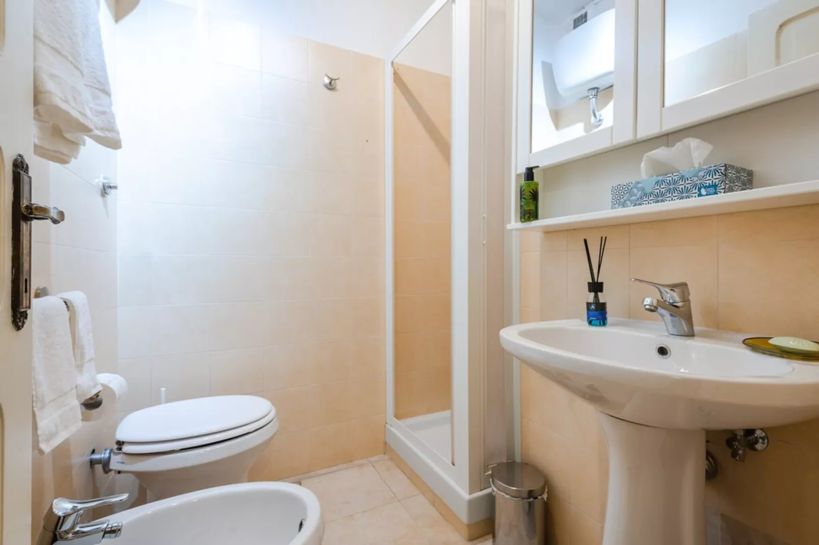 La Magnolia-Bathroom