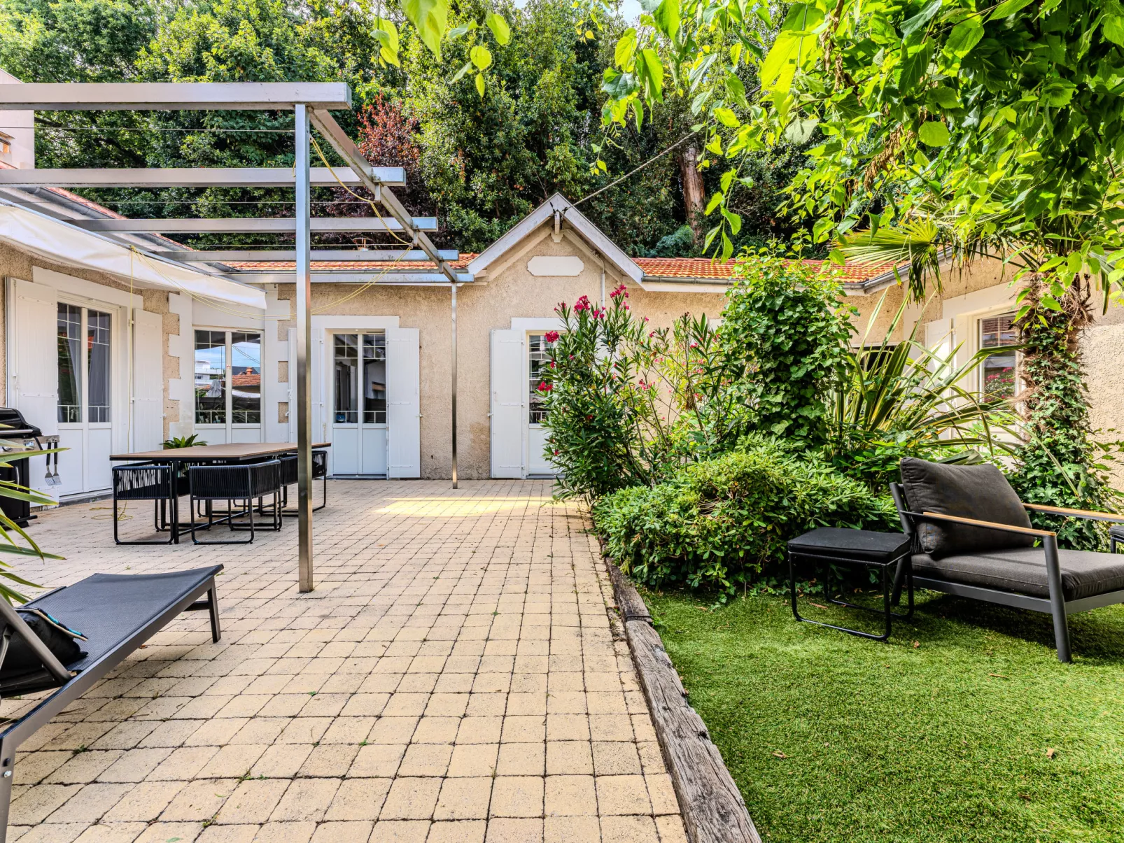 Côté Bassin-Draußen