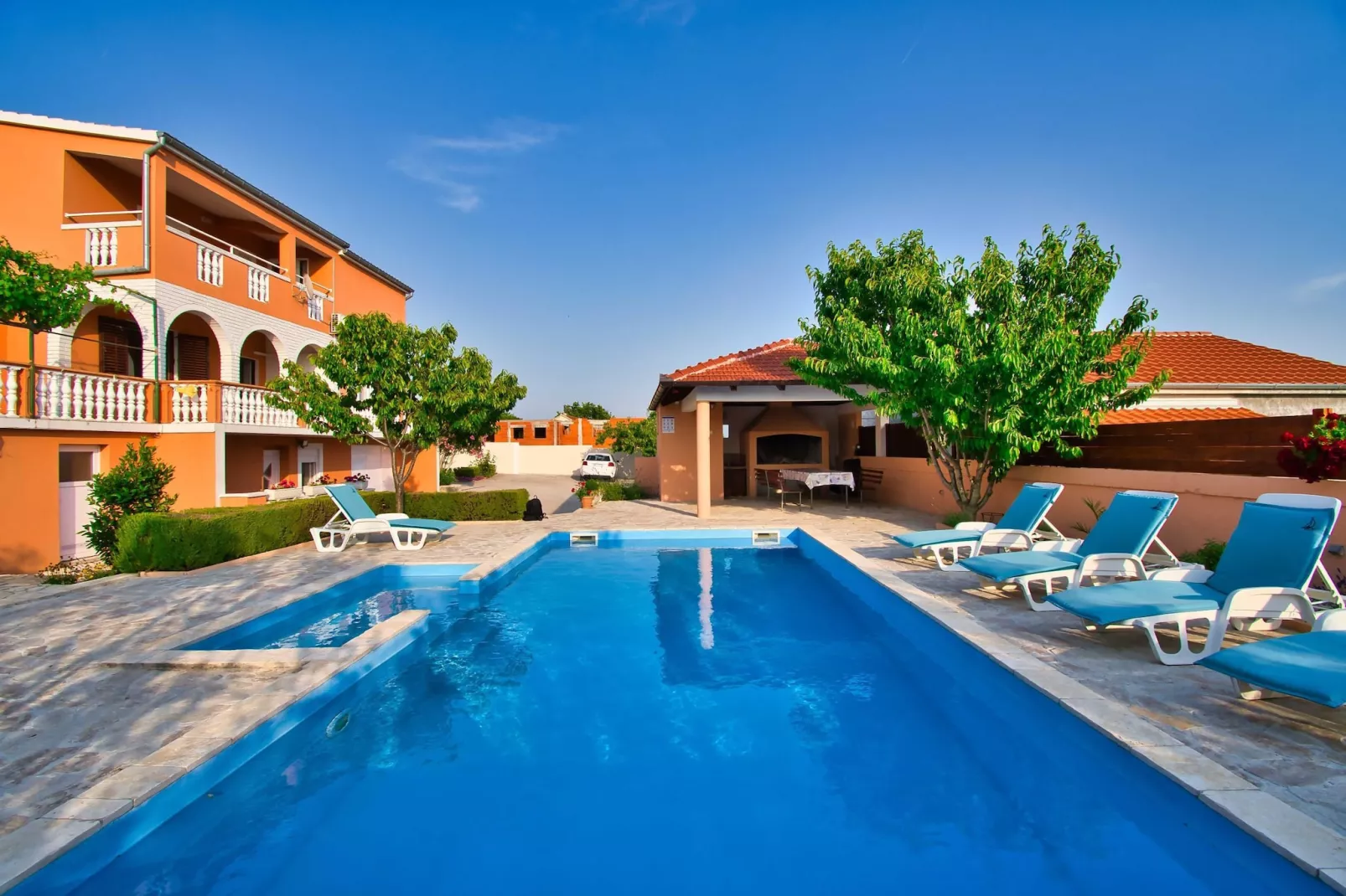 Apartment Visocane with private pool-Schwimmbad