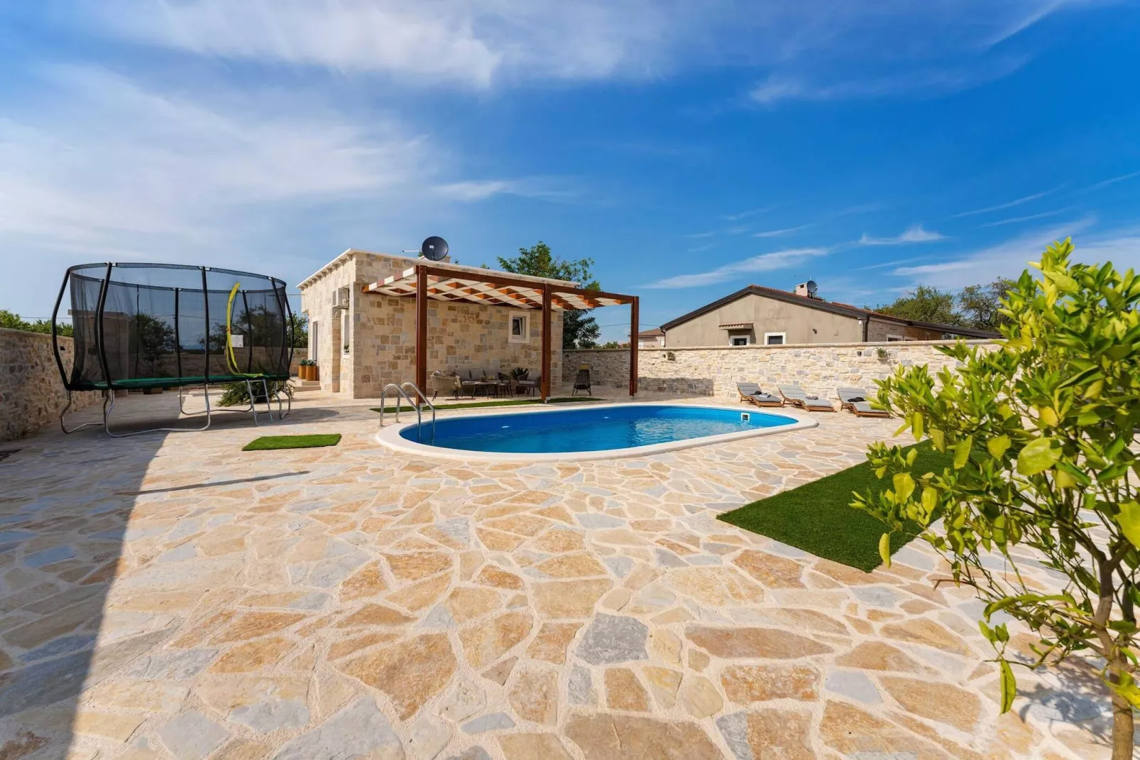 Holiday home Katalea-Schwimmbad