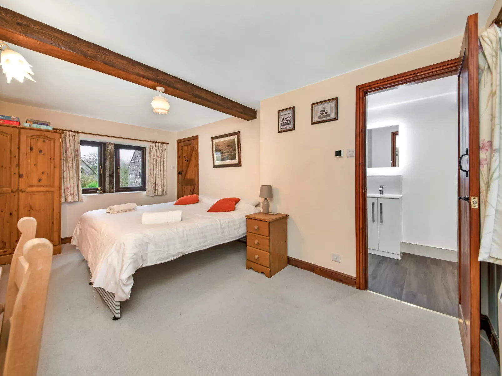 The Shires at Alstonefield-Dedans