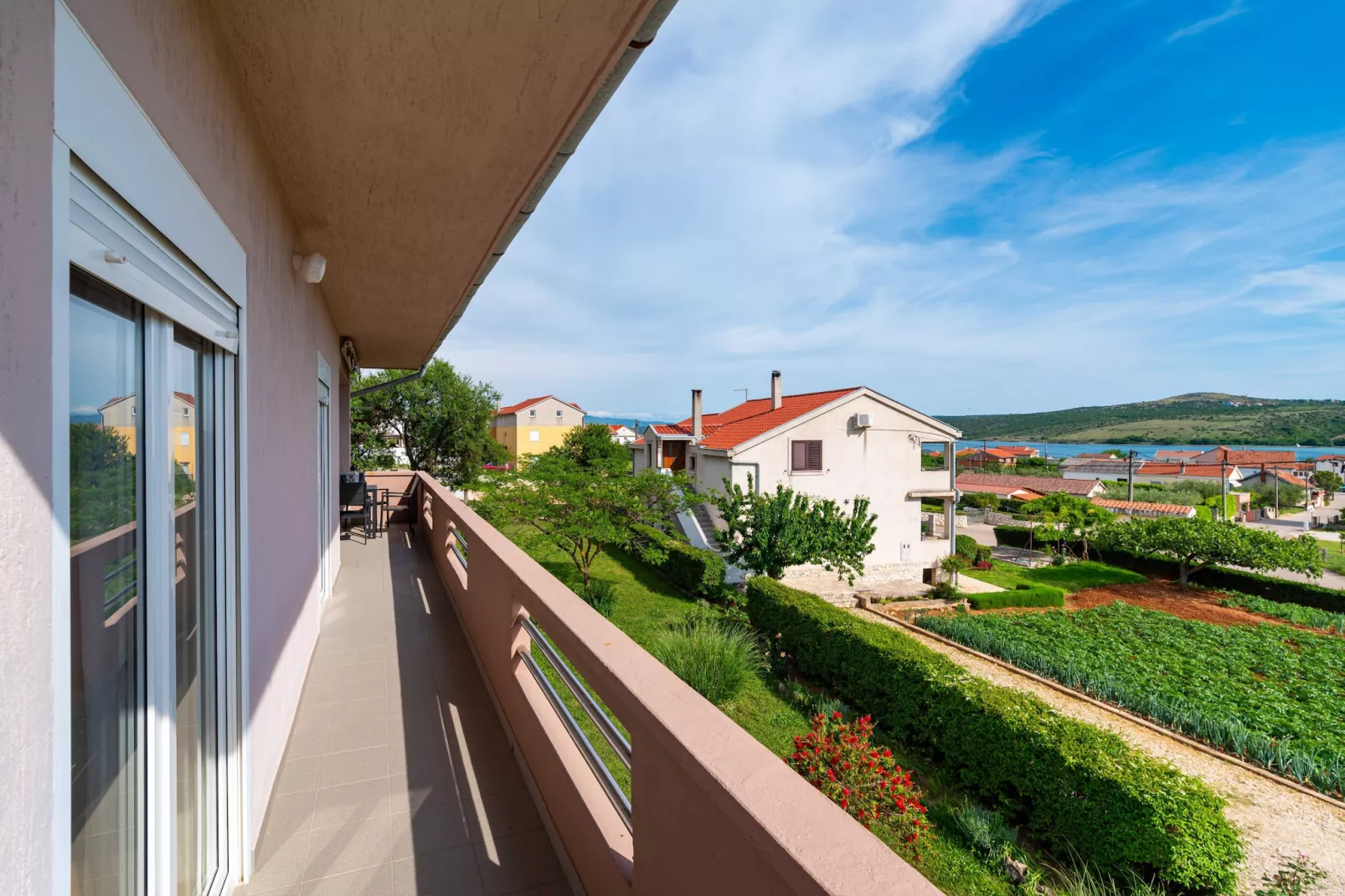 Sea view apartment Nika-Terrace balcony