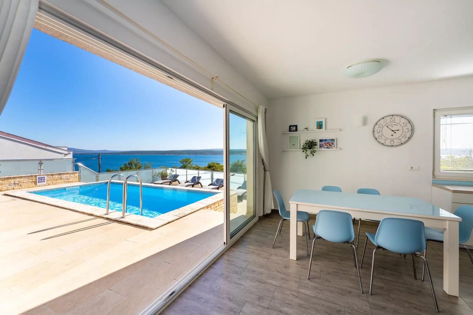 Sea view Villa Anpero-Salle à manger