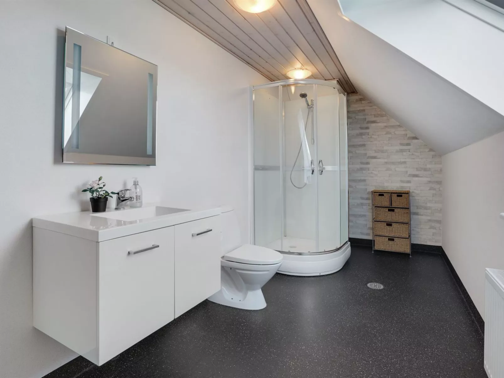 "Markhild" - 300m to the fjord-Drinnen