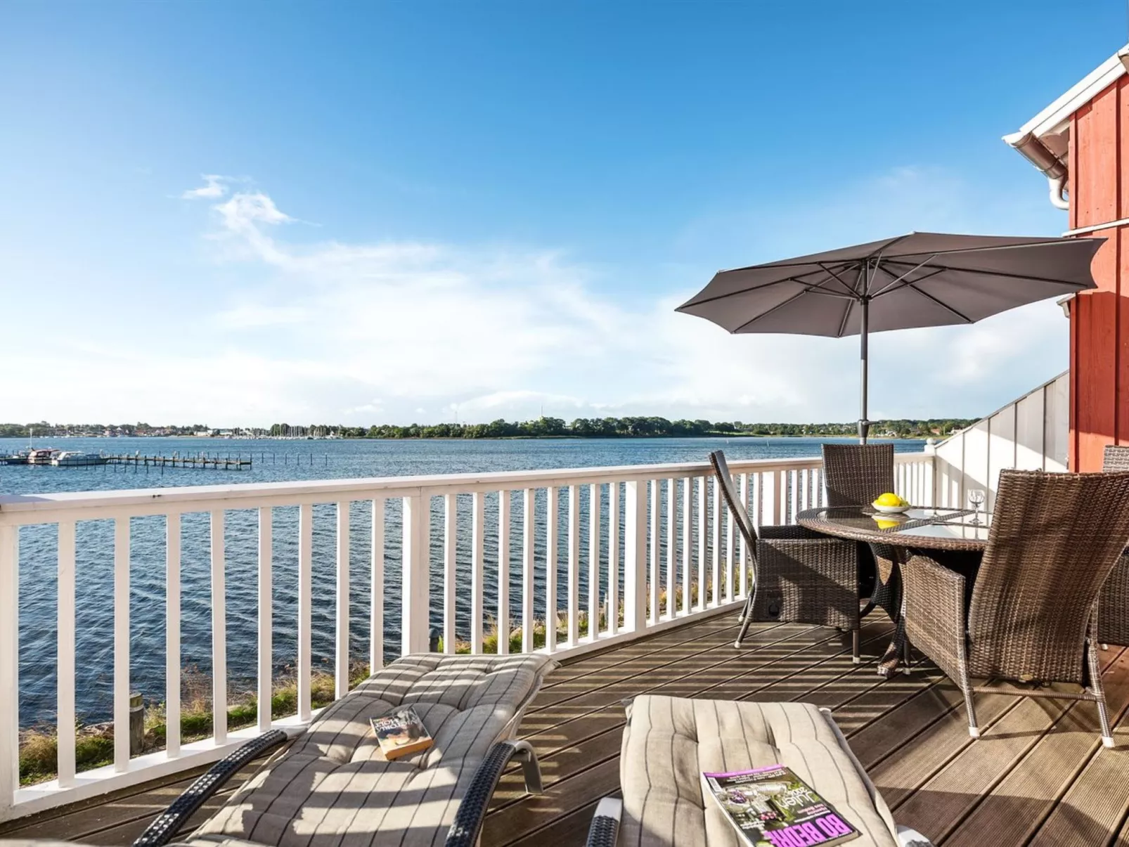 "Joar" - 5m to the fjord-Outside