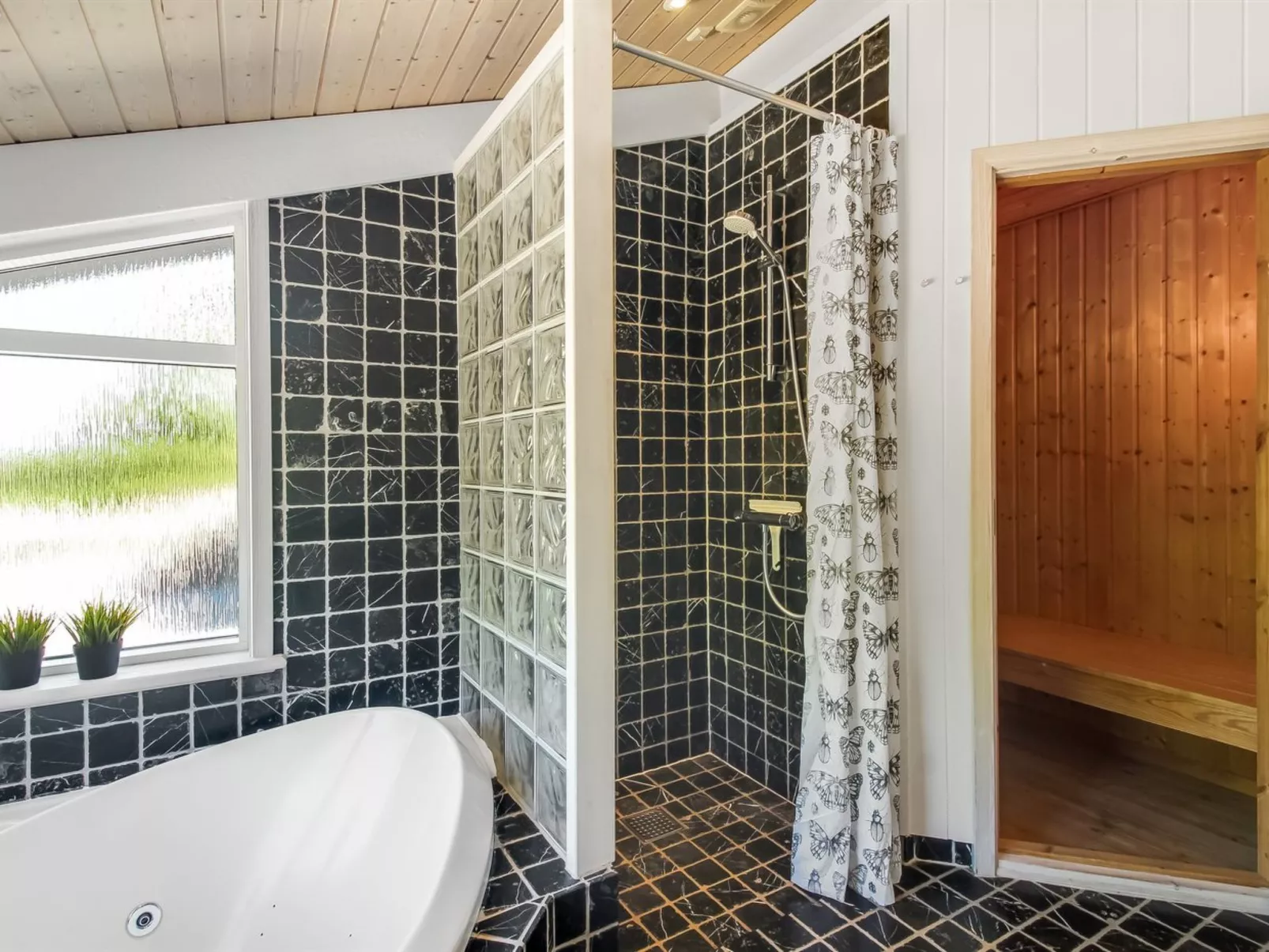 "Elvan" - 450m from the sea-Inside