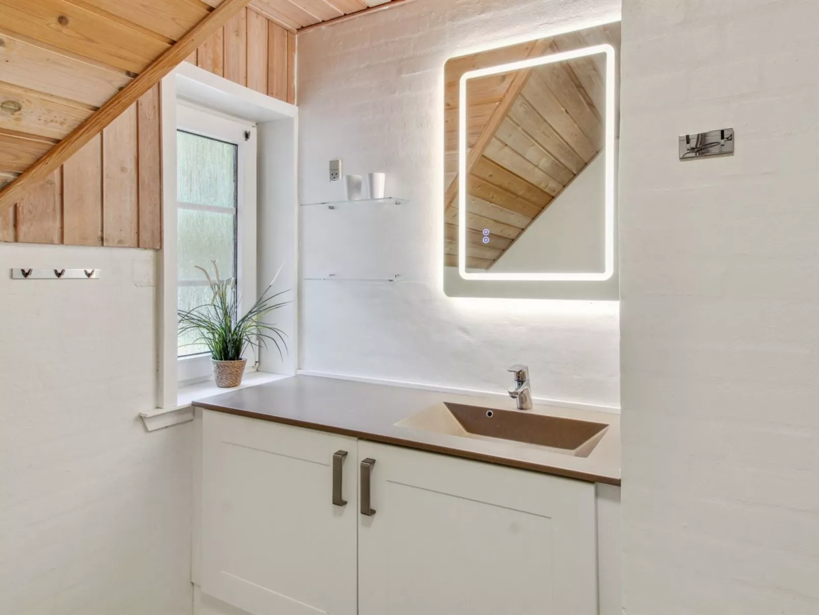 "Albin" - 2.8km from the sea-Dedans